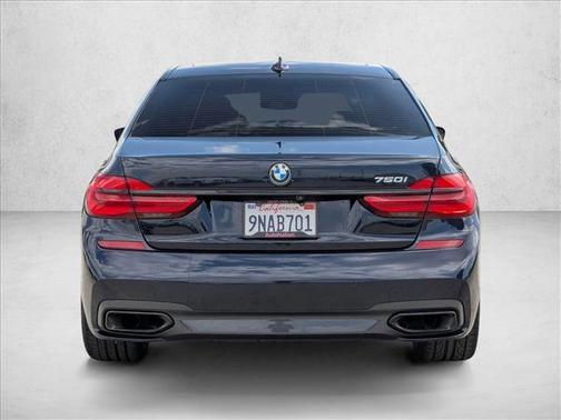 2017 BMW 750 i