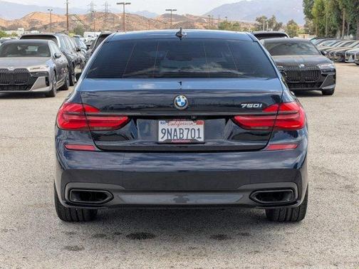 2017 BMW 750 i