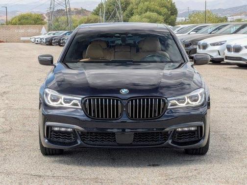 2017 BMW 750 i