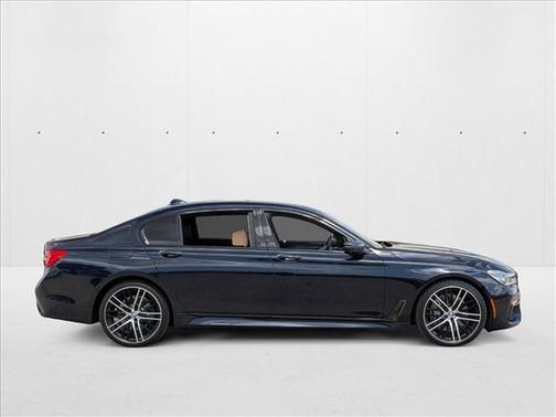 2017 BMW 750 i