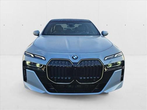 2026 BMW 740 i xDrive