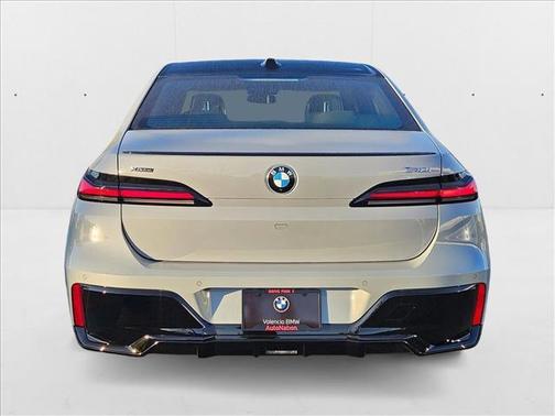 2026 BMW 740 i xDrive