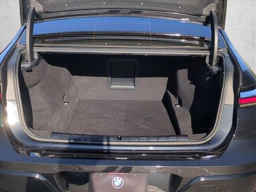2023 BMW 760 760i xDrive