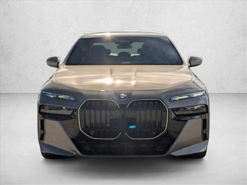 2026 BMW 750e xDrive