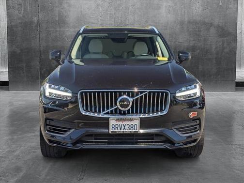 2020 Volvo XC90 Hybrid T8 Momentum 7 Passenger