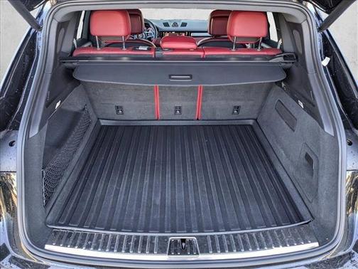 2023 Porsche Cayenne Platinum Edition
