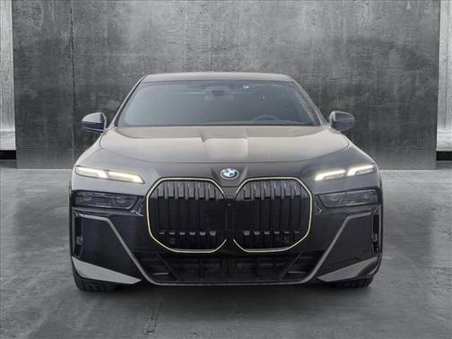 2025 BMW 760 760i xDrive
