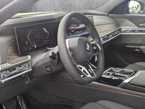 2025 BMW 760 760i xDrive