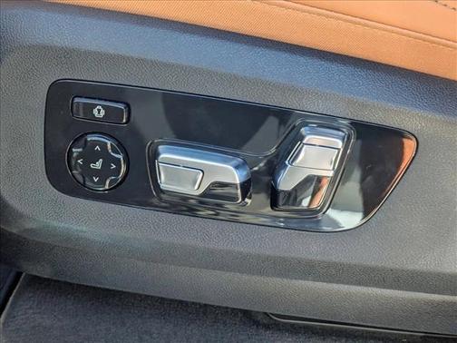 2025 BMW X5 M60i