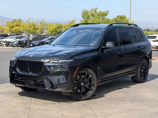 Black Sapphire Metallic 2024 BMW X7 xDrive40i