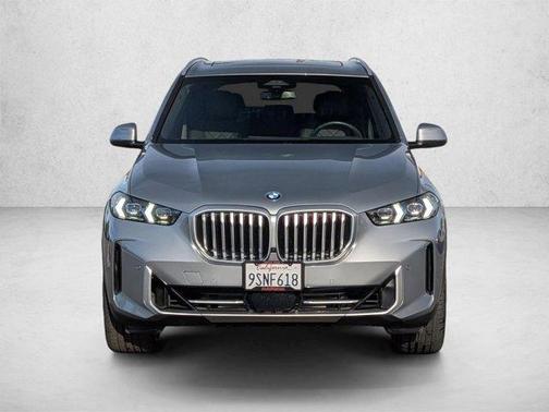 Gray Metallic 2025 BMW X5 sDrive40i