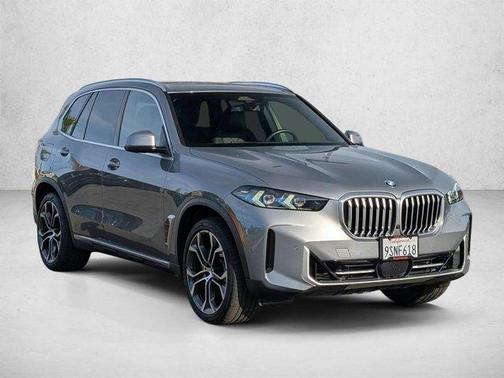 Gray Metallic 2025 BMW X5 sDrive40i