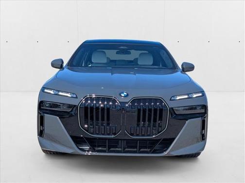 2026 BMW 740 i