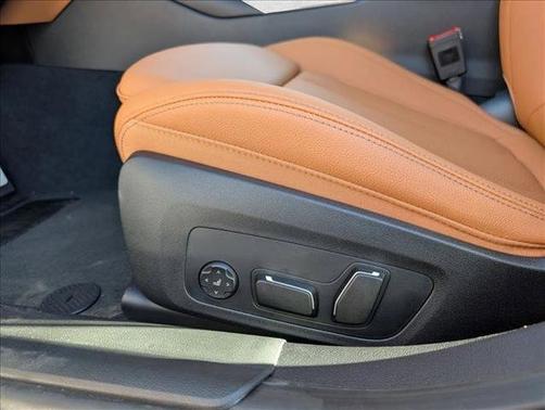 Alpine White 2026 BMW 330 i NA