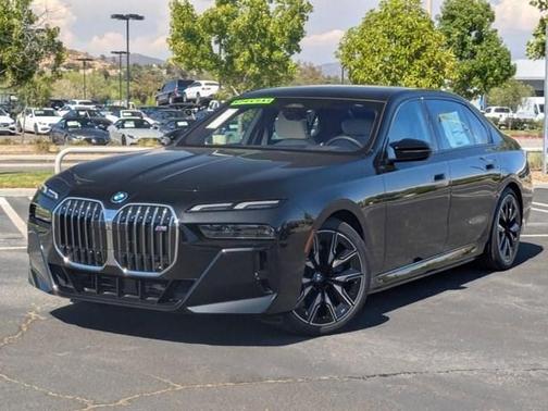 Black Sapphire Metallic 2024 BMW i7 M70
