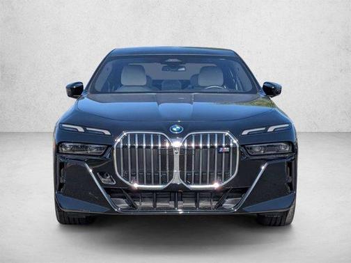 Black Sapphire Metallic 2024 BMW i7 M70