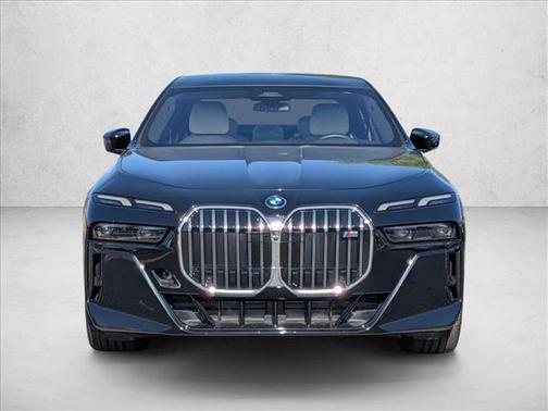 Black Sapphire Metallic 2024 BMW i7 M70