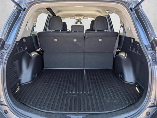 Magnetic Gray Metallic 2018 Toyota RAV4 LE