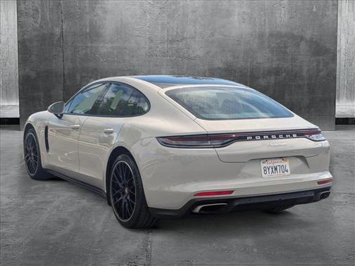 2022 Porsche Panamera