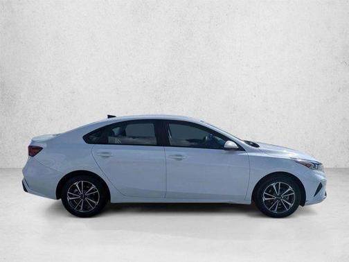 Snow White Pearl 2023 Kia Forte LXS