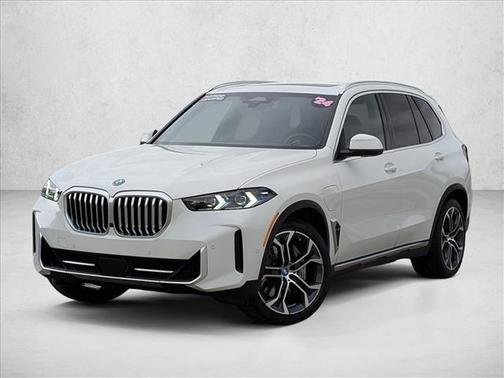 Alpine White 2024 BMW X5 PHEV xDrive50e