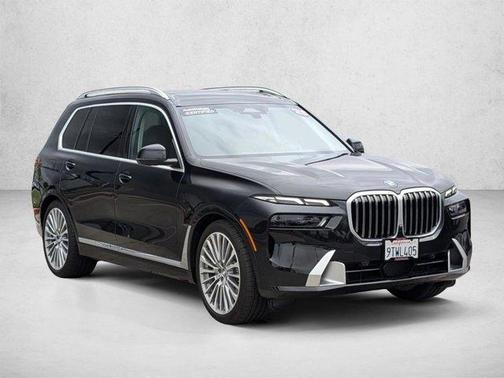 Black Sapphire Metallic 2025 BMW X7 xDrive40i