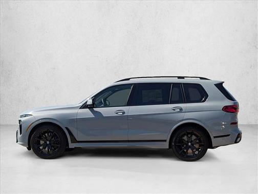Gray Metallic 2026 BMW X7 xDrive40i