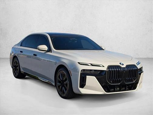 2025 BMW 740 i