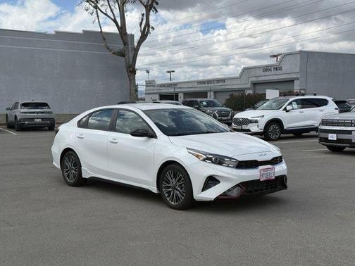 Snow White Pearl 2023 Kia Forte GT-Line