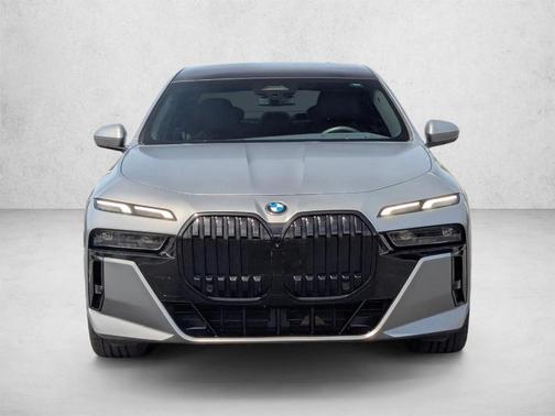 Pure 2023 BMW 740 i