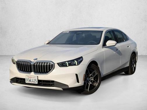 Alpine White 2026 BMW 530 i