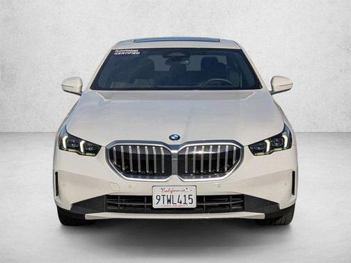 Alpine White 2026 BMW 530 i