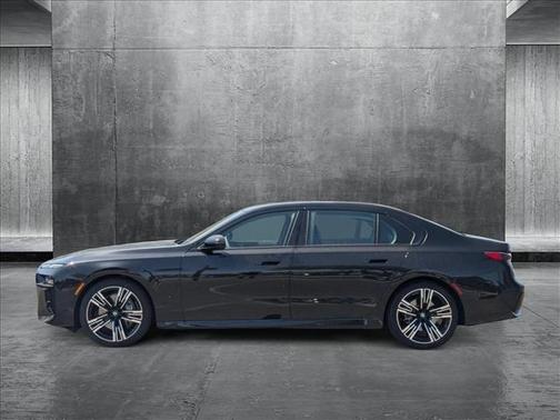 2025 BMW 740 i