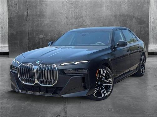 2025 BMW 740 i