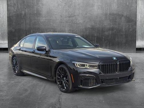 2022 BMW 740 i
