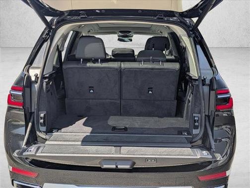 Black Sapphire Metallic 2026 BMW X7 xDrive40i