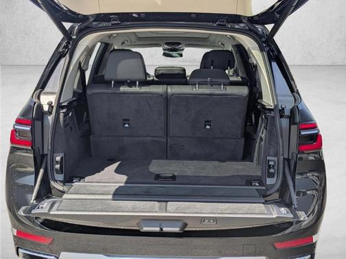 Black Sapphire Metallic 2026 BMW X7 xDrive40i