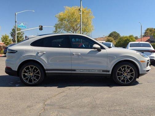 2022 Porsche Cayenne 