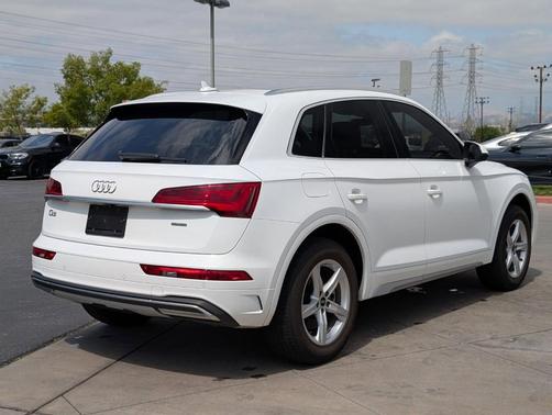 Ibis White 2021 Audi Q5 45 Premium