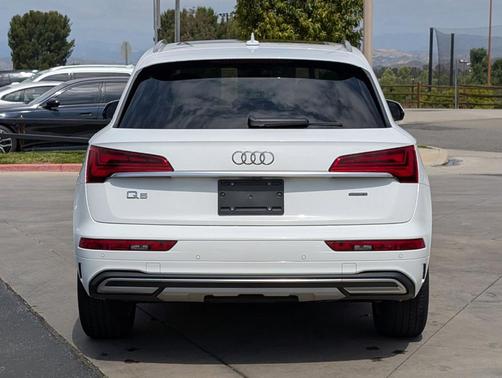 Ibis White 2021 Audi Q5 45 Premium