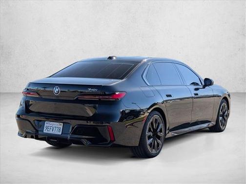 2023 BMW 740 i