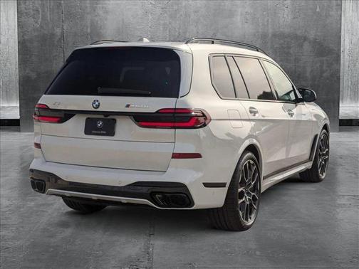 2025 BMW X7 M60i