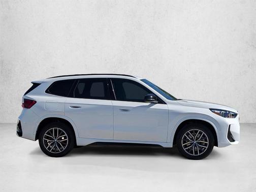 Alpine White 2023 BMW X1 xDrive28i