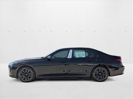 2025 BMW 750e xDrive