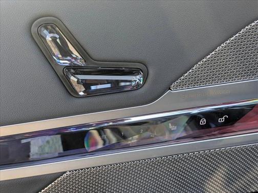 2025 BMW 750e xDrive
