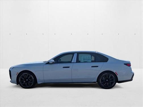 2025 BMW 740 i