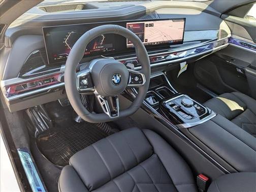 2025 BMW 740 i