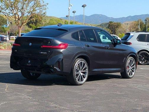 2023 BMW X4 M40i
