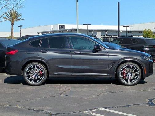 2023 BMW X4 M40i