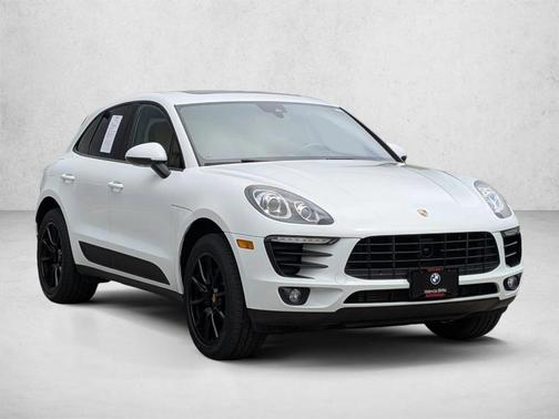 White 2017 Porsche Macan Base